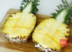 草莓菠萝奶昔的做法图解2