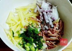 培根土豆丝饼的做法图解1