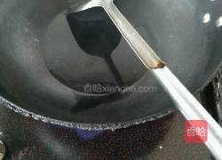 西蓝花炒鱿鱼圈的做法图解5