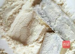 糖醋带鱼的做法图解2