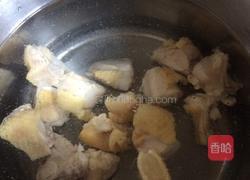 何首乌茯苓鸡汤的做法图解3