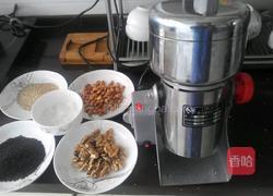 养生核桃芝麻糊的做法图解3