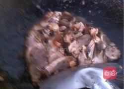 卤味猪蹄炒青椒的做法图解4