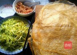 美味酥肠的做法图解1