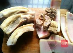 毛笋炖腌肉的做法图解2