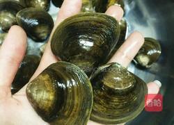 河蚬瘦肉砂锅粥的做法图解1