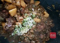 鄂尔多斯特色菜之――猪骨头烩酸菜的做法图解7