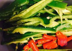 芹菜炒粉肠的做法图解3