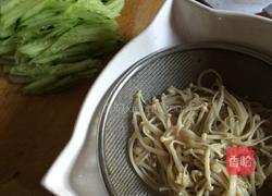 黄花拌金针菇的做法图解3