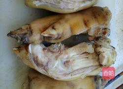 红烧猪蹄的做法图解1