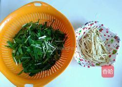 韭菜炒百叶的做法图解1