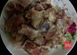 西红柿排骨汤的做法图解2