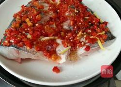 剁椒鱼头的做法图解6
