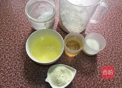 蛋白饼干的做法图解1