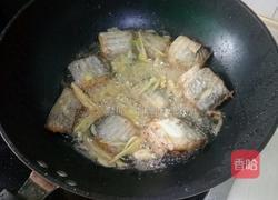 鱼肚炖带鱼的做法图解3
