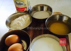 草莓千层的做法图解1