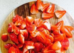 草莓千层的做法图解2