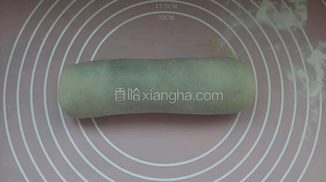从一边卷实盖上湿布松弛10分钟