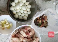 五花肉炖鹌鹑蛋的做法图解2