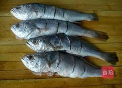 干炸黄花鱼的做法图解2