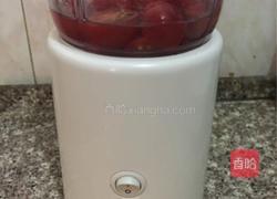 圣女果汁牡丹花蒸饺的做法图解1