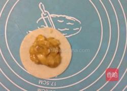 饺子皮香蕉馅饼的做法图解3