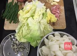 炒海鲜年糕的做法图解1