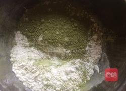 抹茶戚风蛋糕的做法图解3