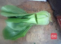 翡翠菜心的做法图解1