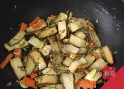 烟熏干炒芹菜的做法图解4