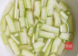 瓜皮凉菜的做法图解1