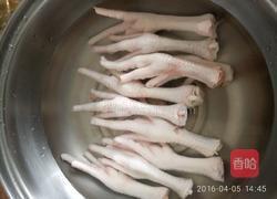 麻辣卤鸡脚的做法图解1