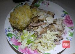 蒸肉炒酸菜的做法图解1