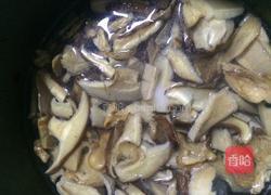 松茸排骨汤的做法图解4