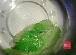 藿香蛋羹蒸的做法图解2