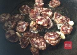 腊肠炒包菜的做法图解3