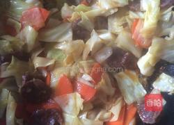 腊肠炒包菜的做法图解6