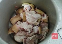 板粟炖猪脚的做法图解1