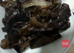 凉拌莴笋木耳的做法图解1