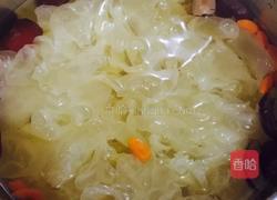 红枣枸杞银耳羹的做法图解2