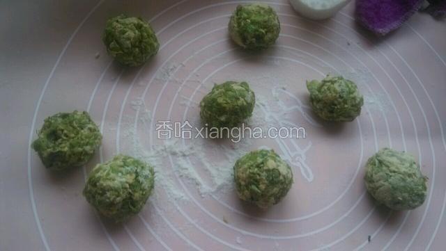 分开均匀的小面团