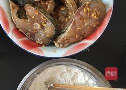 炸鱼块的做法图解2