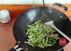 肉丝炒蒜苔的做法图解8
