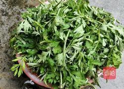 艾草猪肉汤的做法图解1