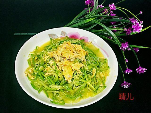 西葫芦炒土鸡蛋