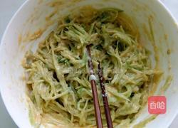 黄瓜鸡蛋饼的做法图解3