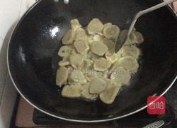 客家肉丸炒青椒的做法图解3