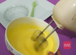 草莓生日蛋糕(戚风蛋糕)的做法图解5