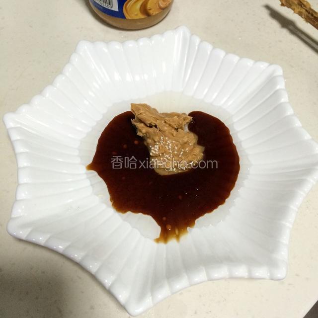 酱料准备完毕。