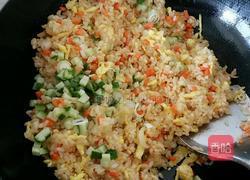 酱油炒饭的做法图解5